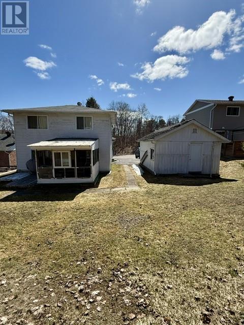38 Ottawa Ave, Elliot Lake, Ontario  P5A 2P1 - Photo 4 - 2127209