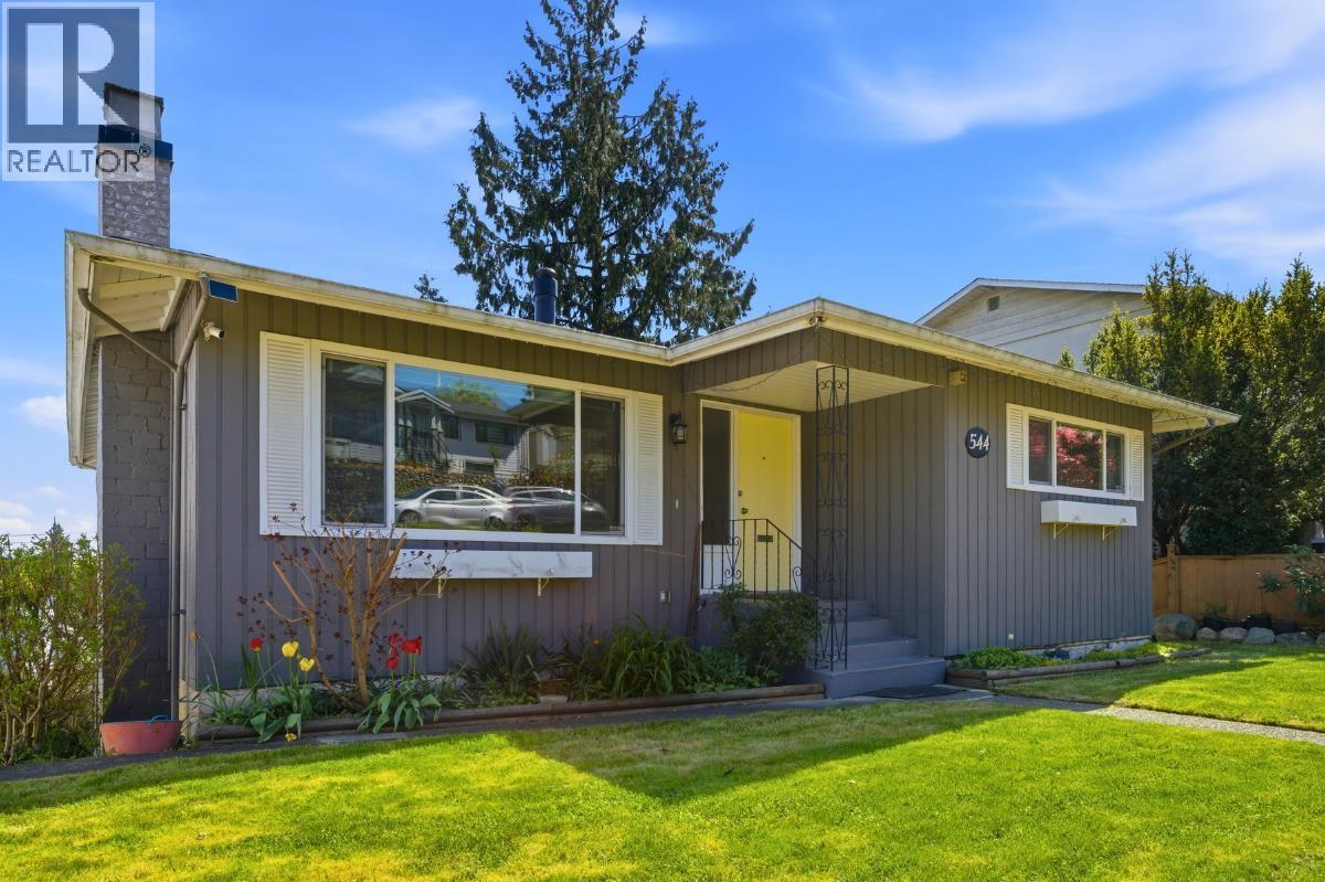 544 Garfield Street, New Westminster, British Columbia  V3L 4A7 - Photo 2 - R3116101