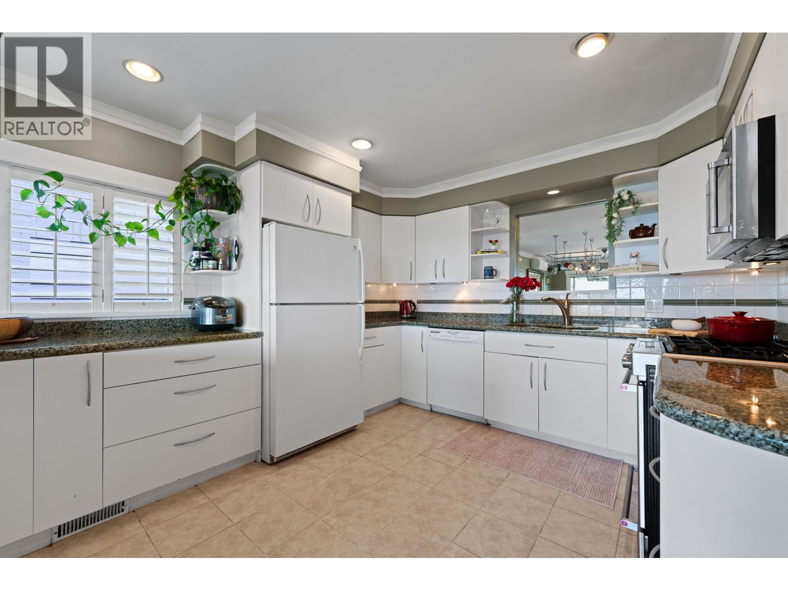 353 Newdale Court, North Vancouver, British Columbia  V7N 3H3 - Photo 11 - R3116143