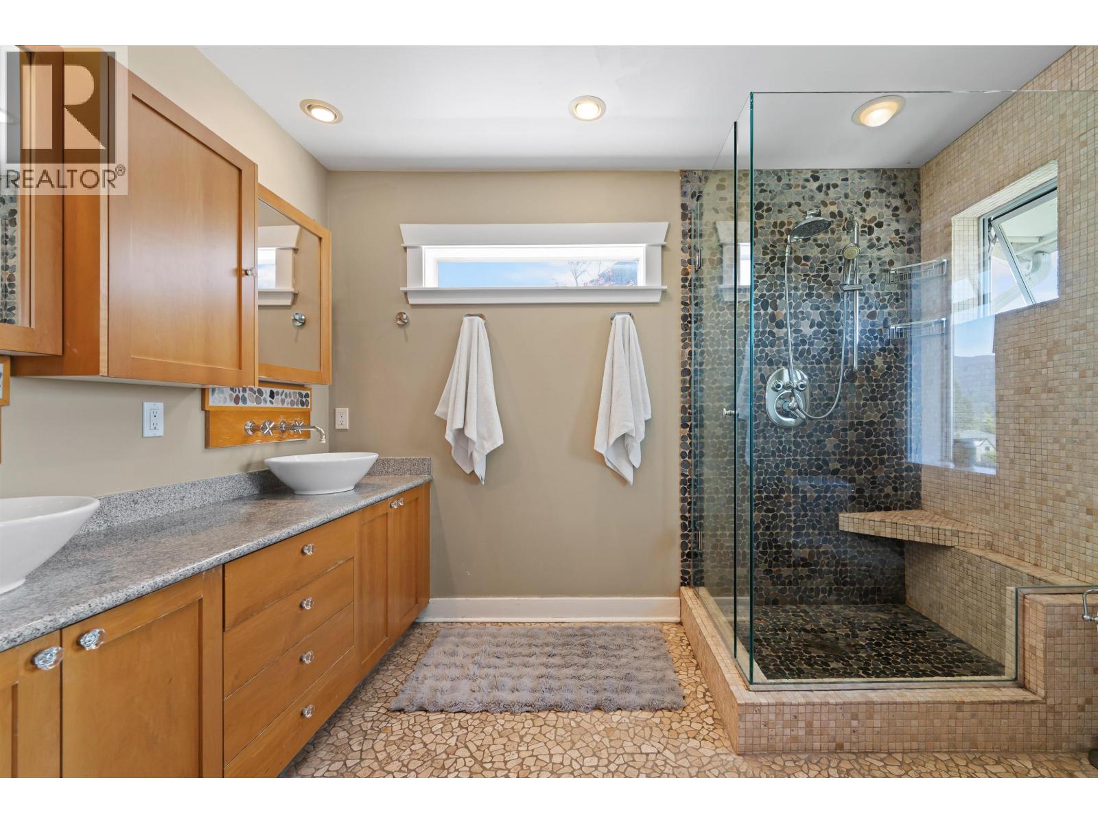 353 Newdale Court, North Vancouver, British Columbia  V7N 3H3 - Photo 13 - R3116143