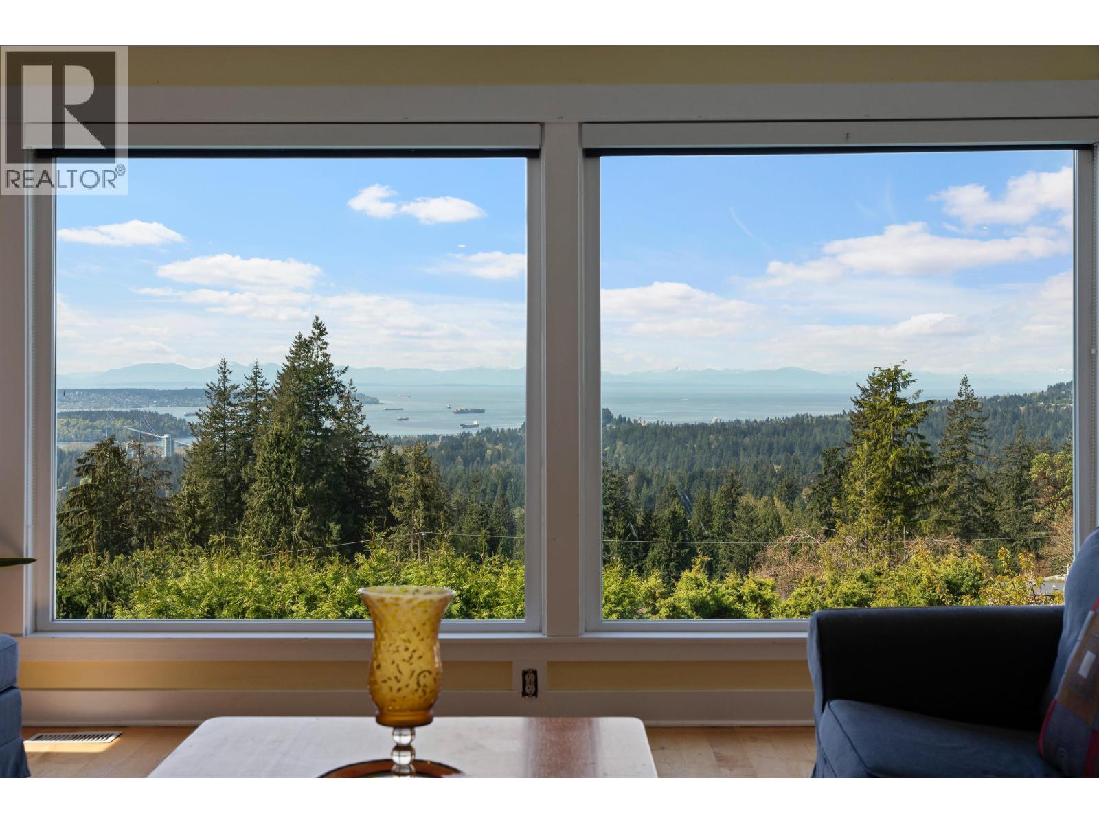 353 Newdale Court, North Vancouver, British Columbia  V7N 3H3 - Photo 6 - R3116143