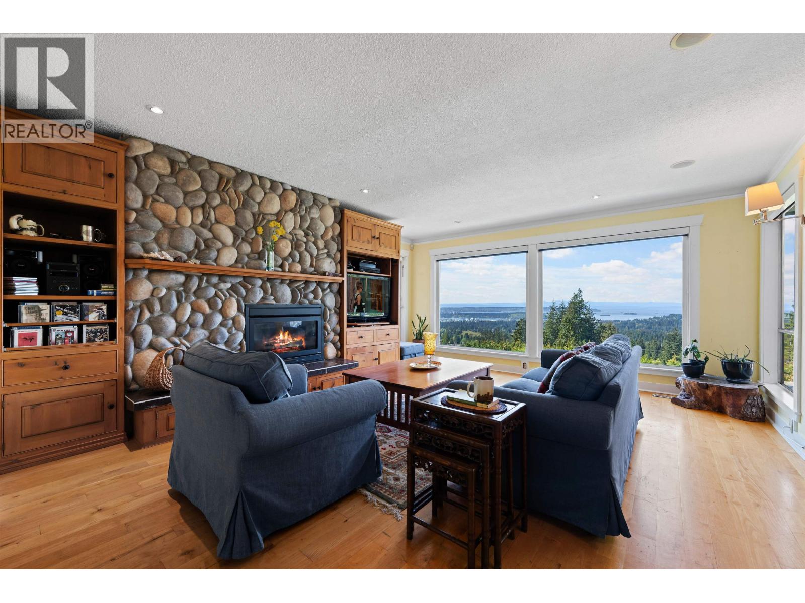 353 Newdale Court, North Vancouver, British Columbia  V7N 3H3 - Photo 7 - R3116143