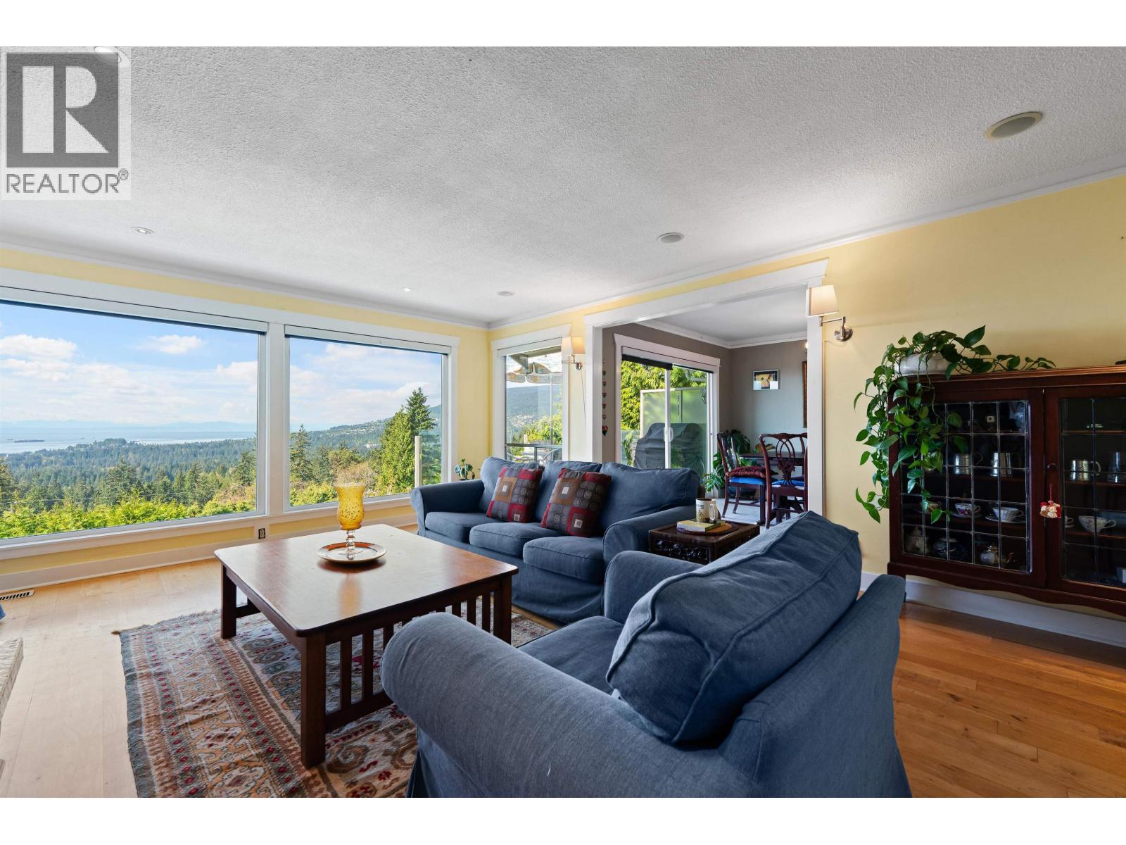 353 Newdale Court, North Vancouver, British Columbia  V7N 3H3 - Photo 8 - R3116143