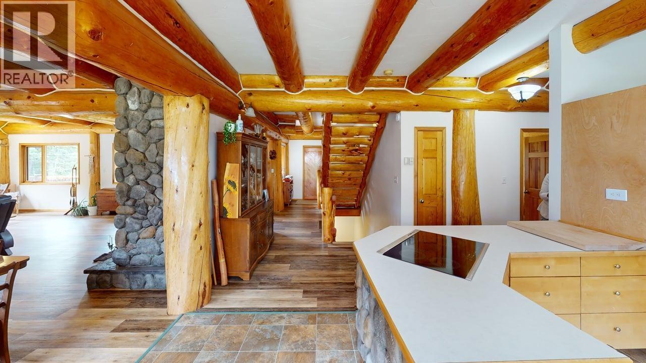 6419 Lambley Road, 100 Mile House, British Columbia  V0K 2E3 - Photo 12 - R3082219