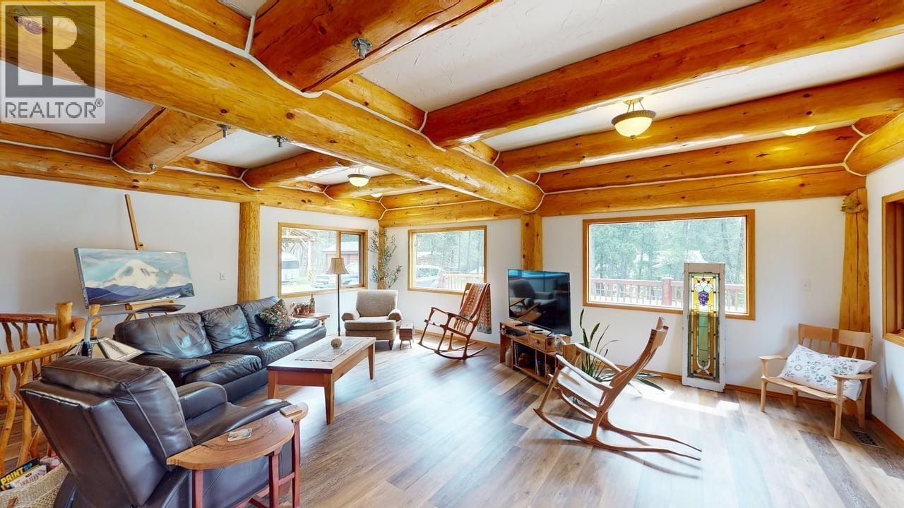 6419 Lambley Road, 100 Mile House, British Columbia  V0K 2E3 - Photo 7 - R3082219