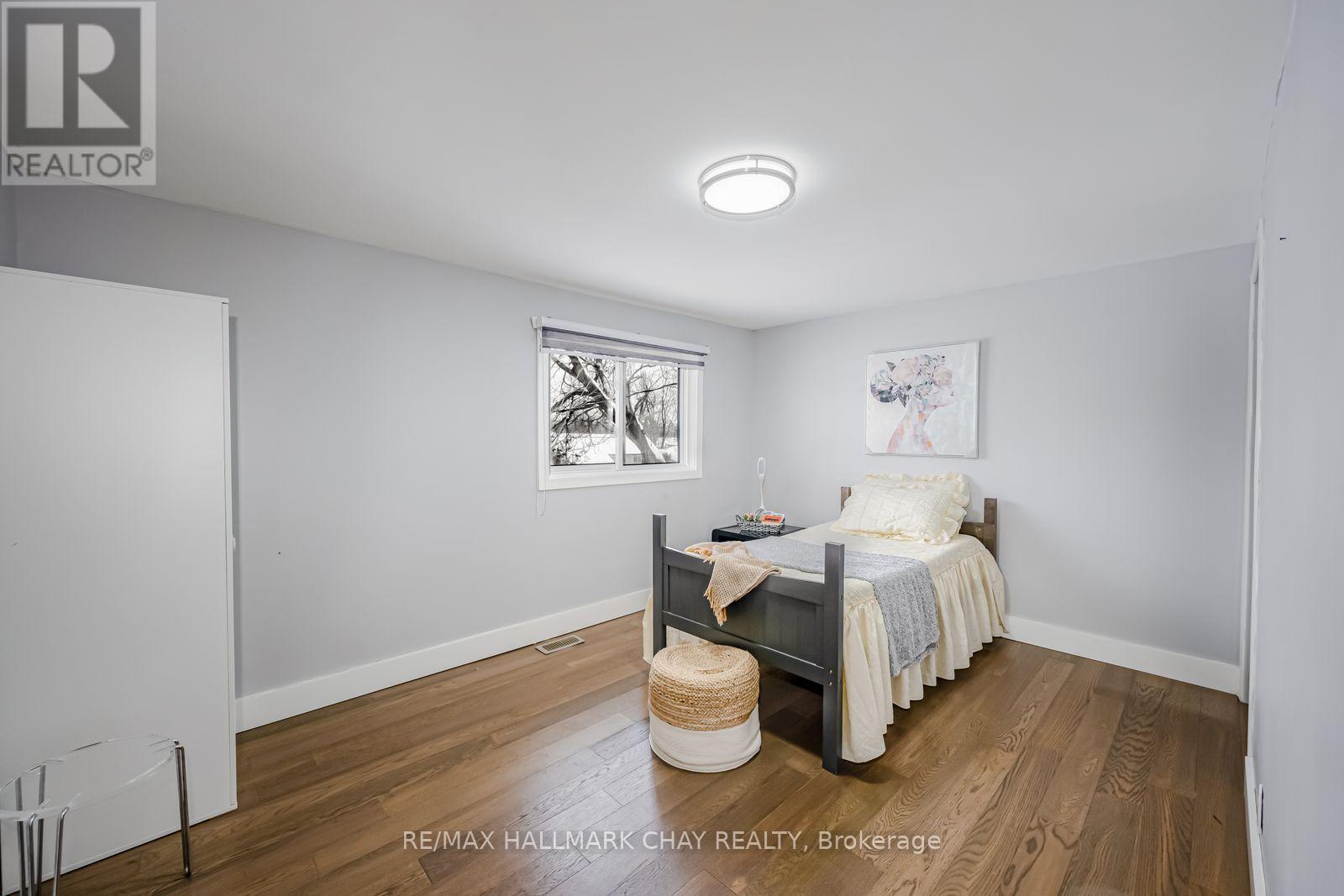 17 Walker Avenue, Orillia, Ontario  L3V 6G8 - Photo 8 - S12840246