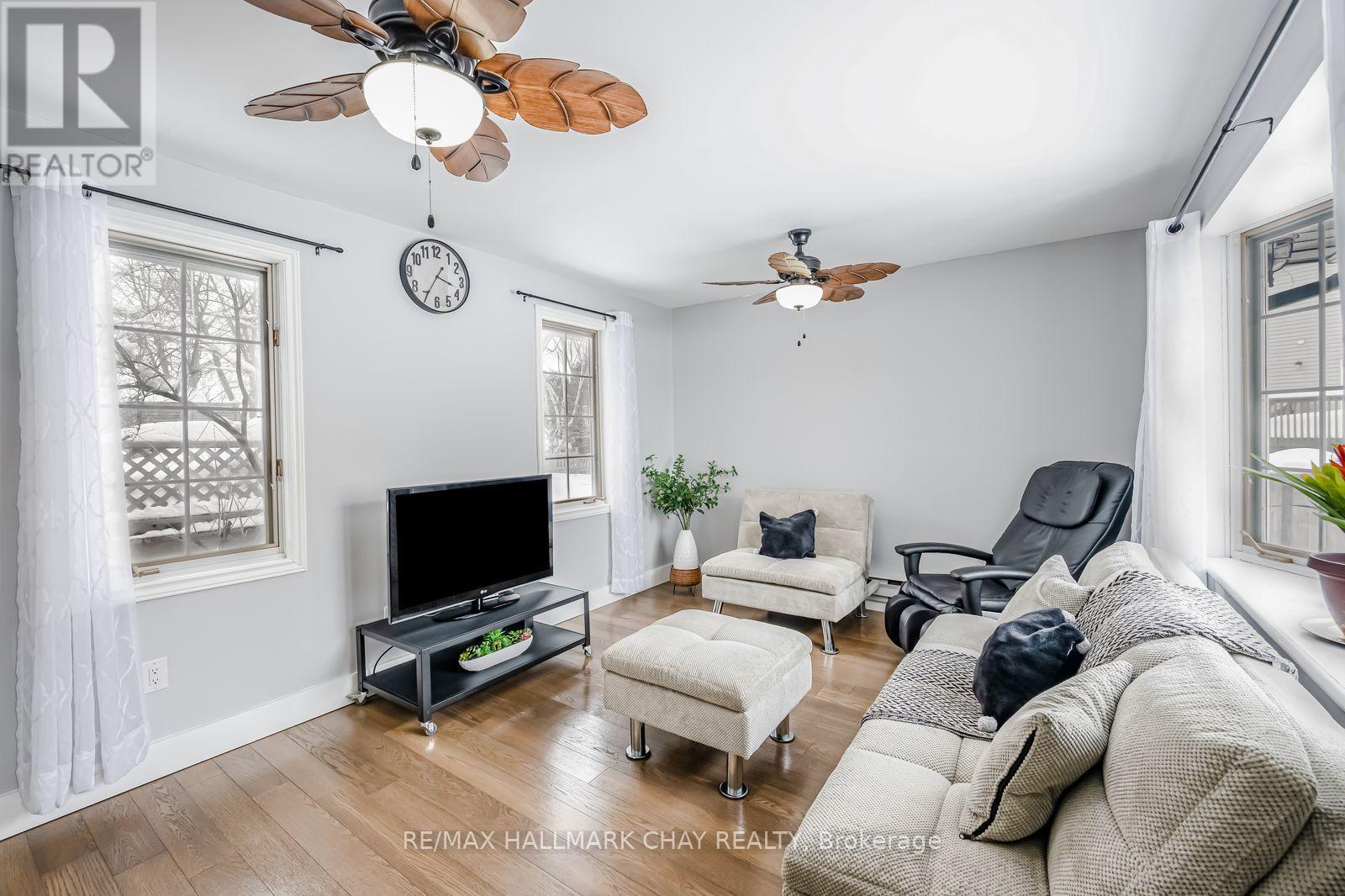 17 Walker Avenue, Orillia, Ontario  L3V 6G8 - Photo 6 - S12840246