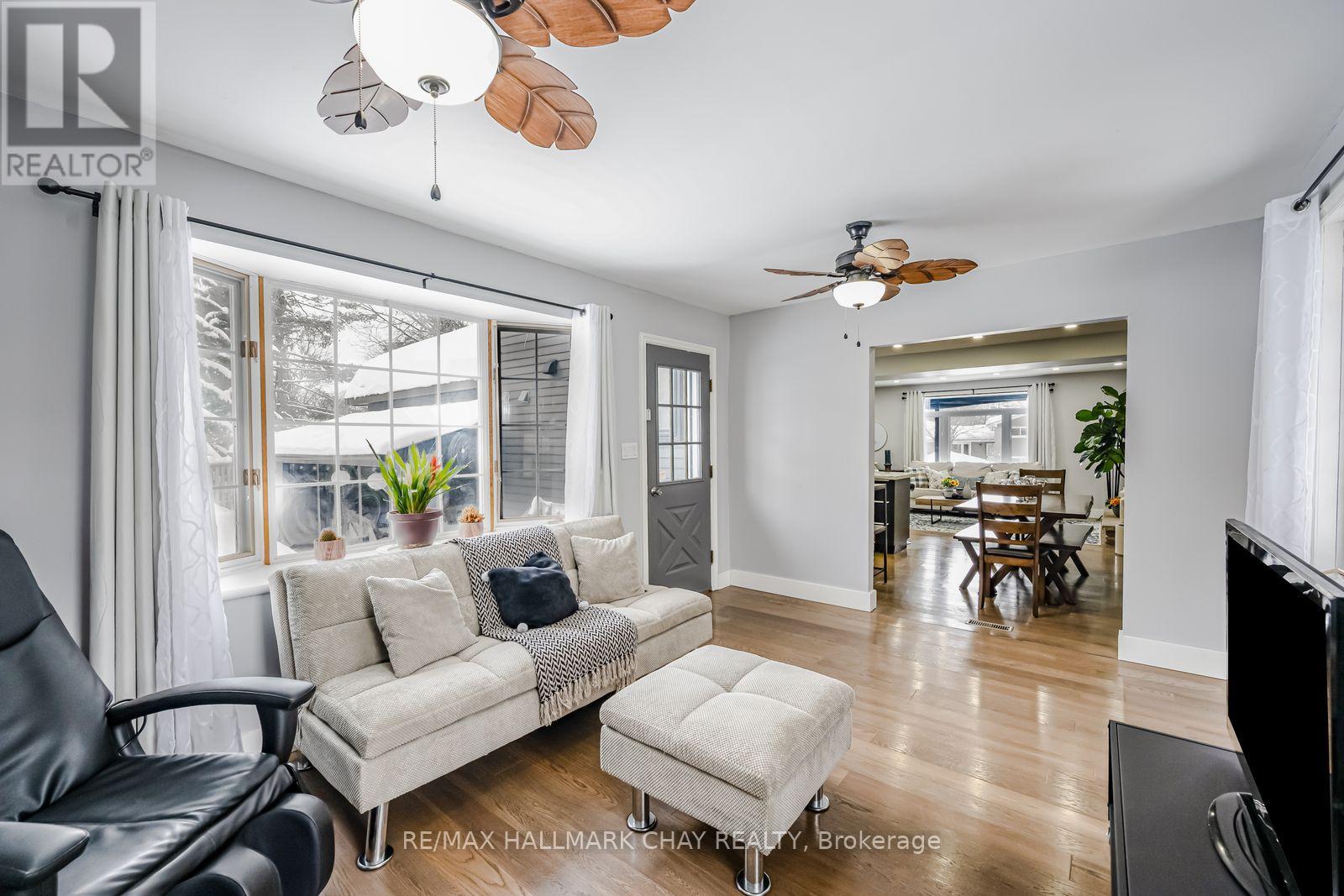 17 Walker Avenue, Orillia, Ontario  L3V 6G8 - Photo 7 - S12840246