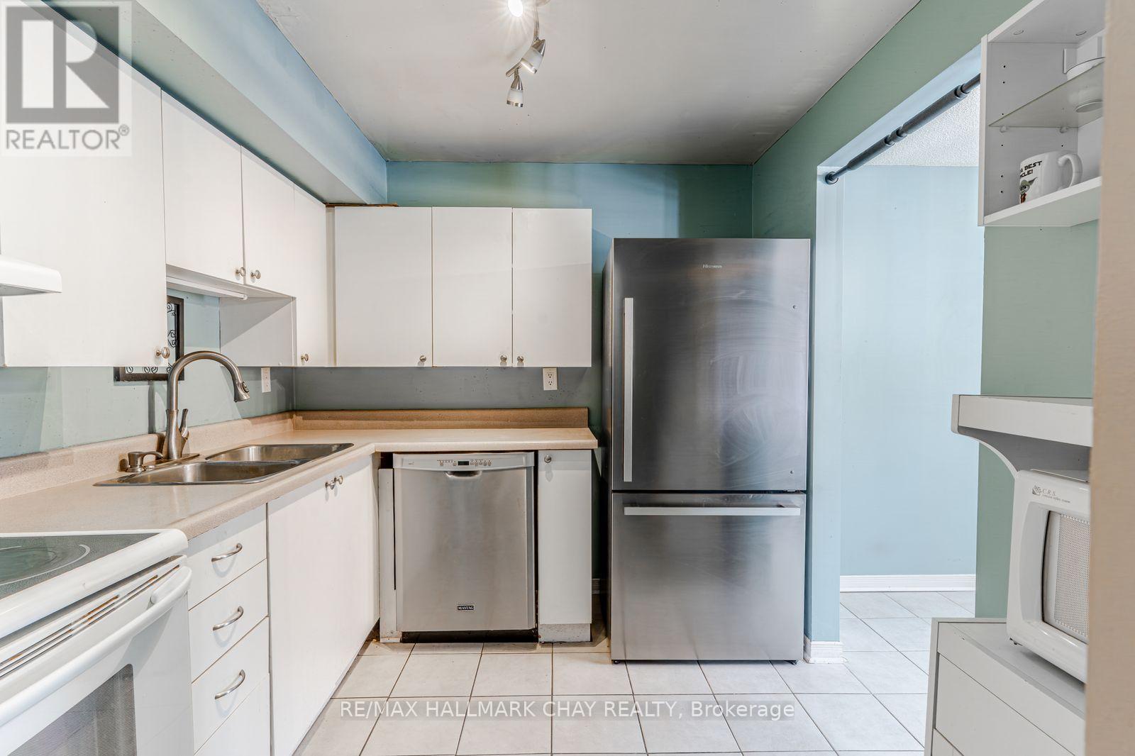 8 - 22 Meadow Lane, Barrie, Ontario  L4N 7K2 - Photo 4 - S12849822