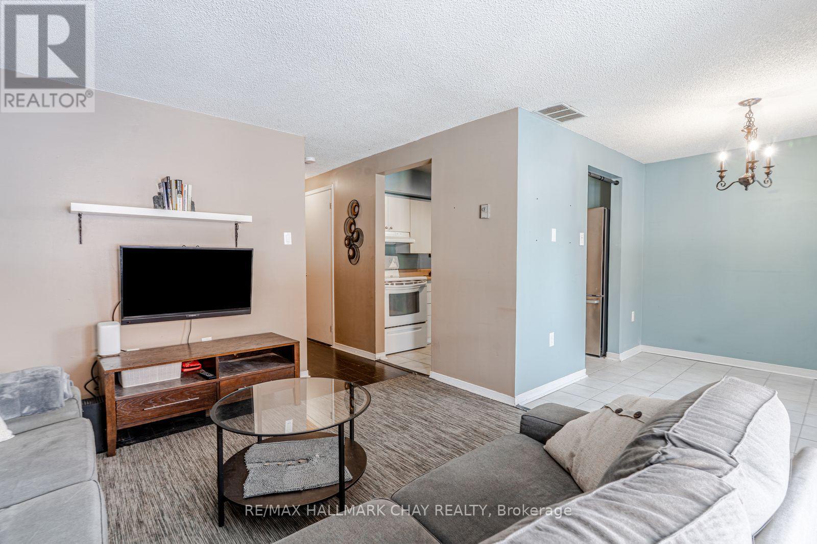 8 - 22 Meadow Lane, Barrie, Ontario  L4N 7K2 - Photo 3 - S12849822