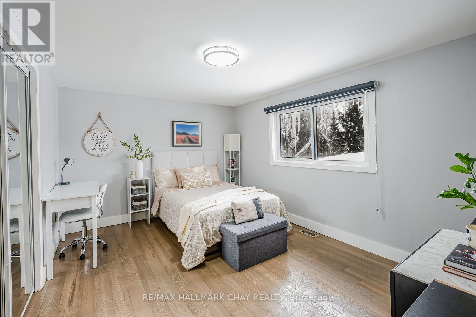 17 Walker Avenue, Orillia, Ontario  L3V 6G8 - Photo 9 - S12840246