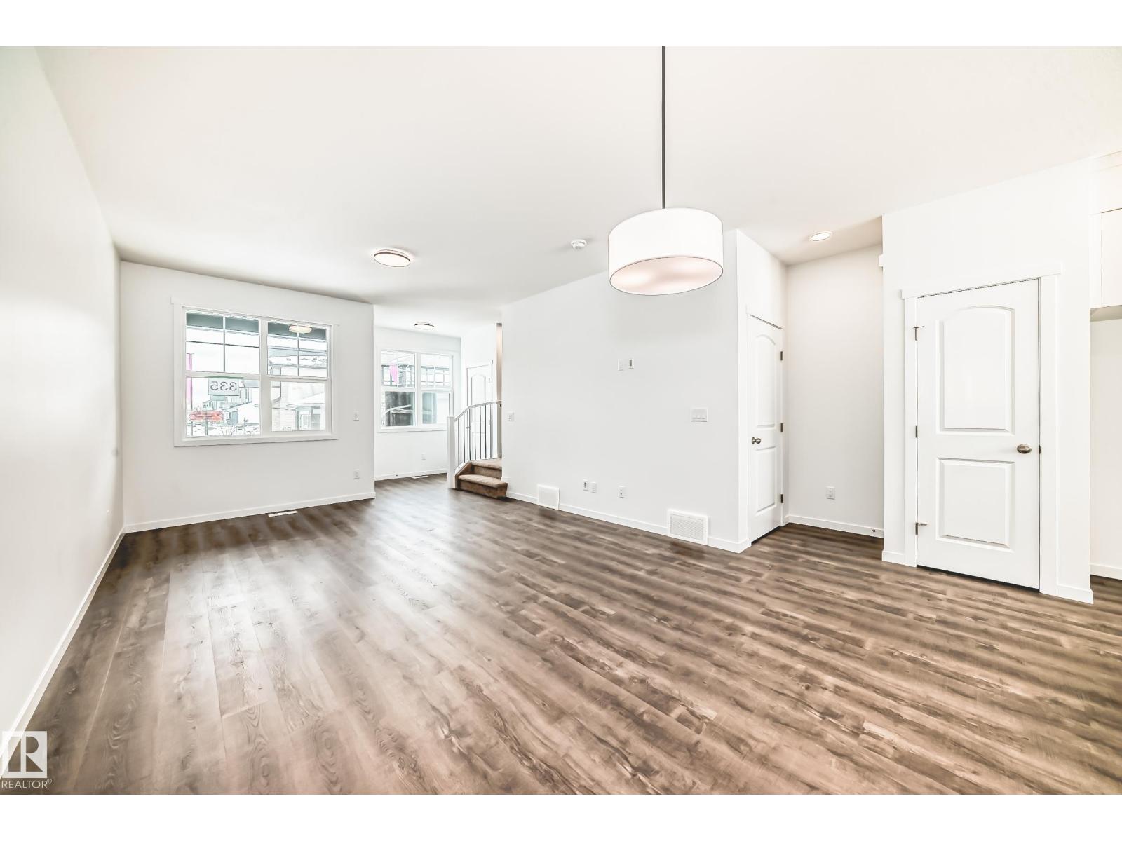 335 Edgemont Dr NW, Edmonton, Alberta  T6M 3G7 - Photo 3 - E4474094