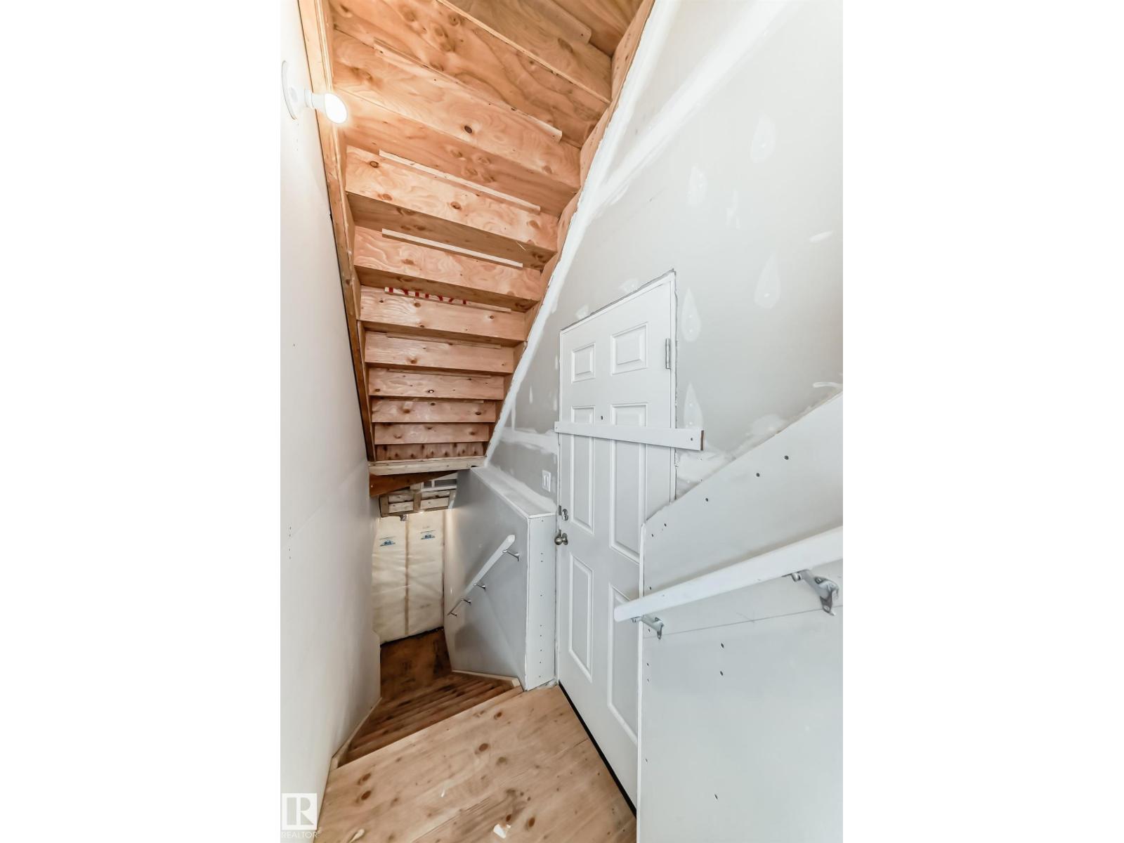 335 Edgemont Dr NW, Edmonton, Alberta  T6M 3G7 - Photo 5 - E4474094