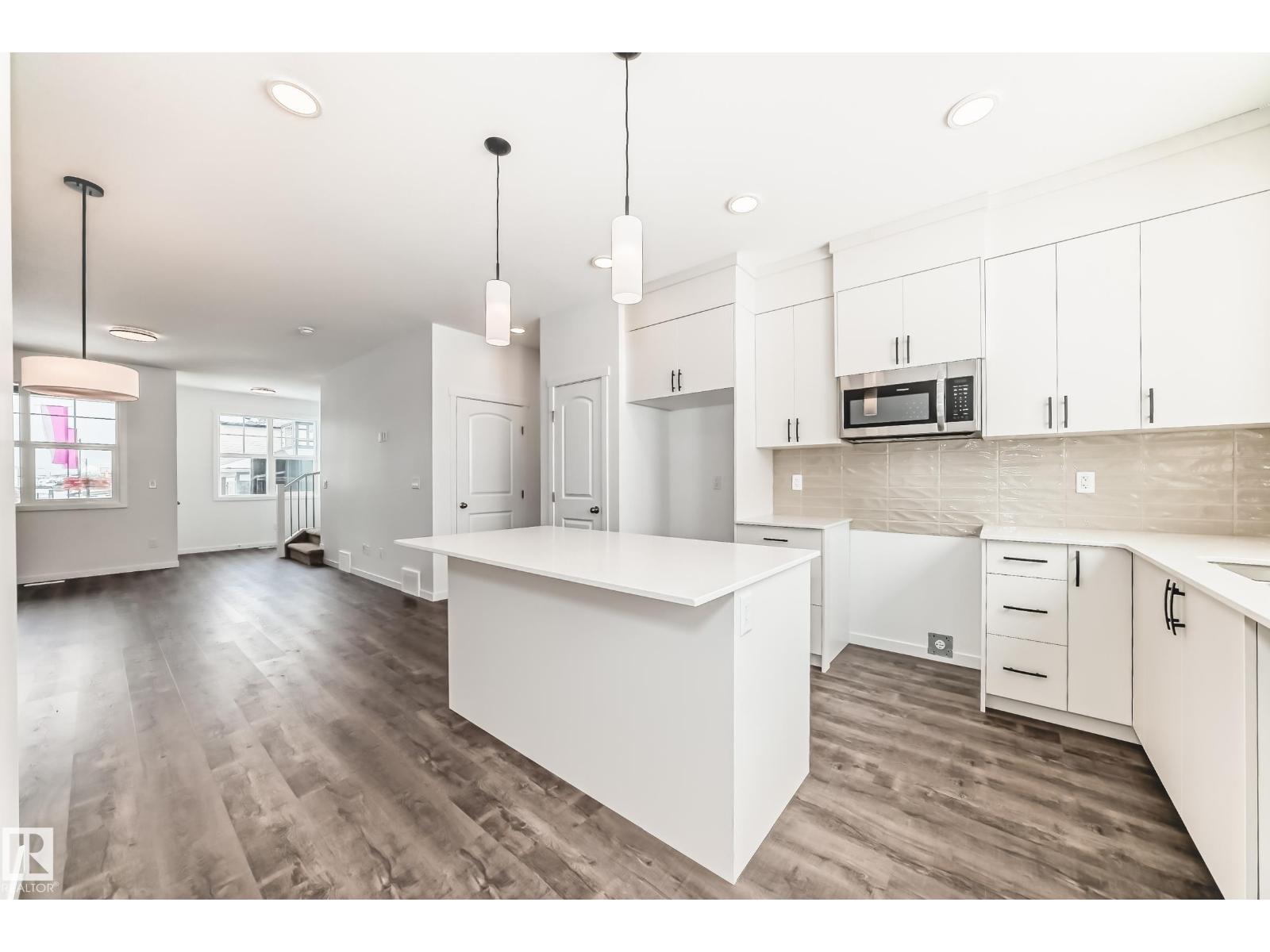 335 Edgemont Dr NW, Edmonton, Alberta  T6M 3G7 - Photo 2 - E4474094