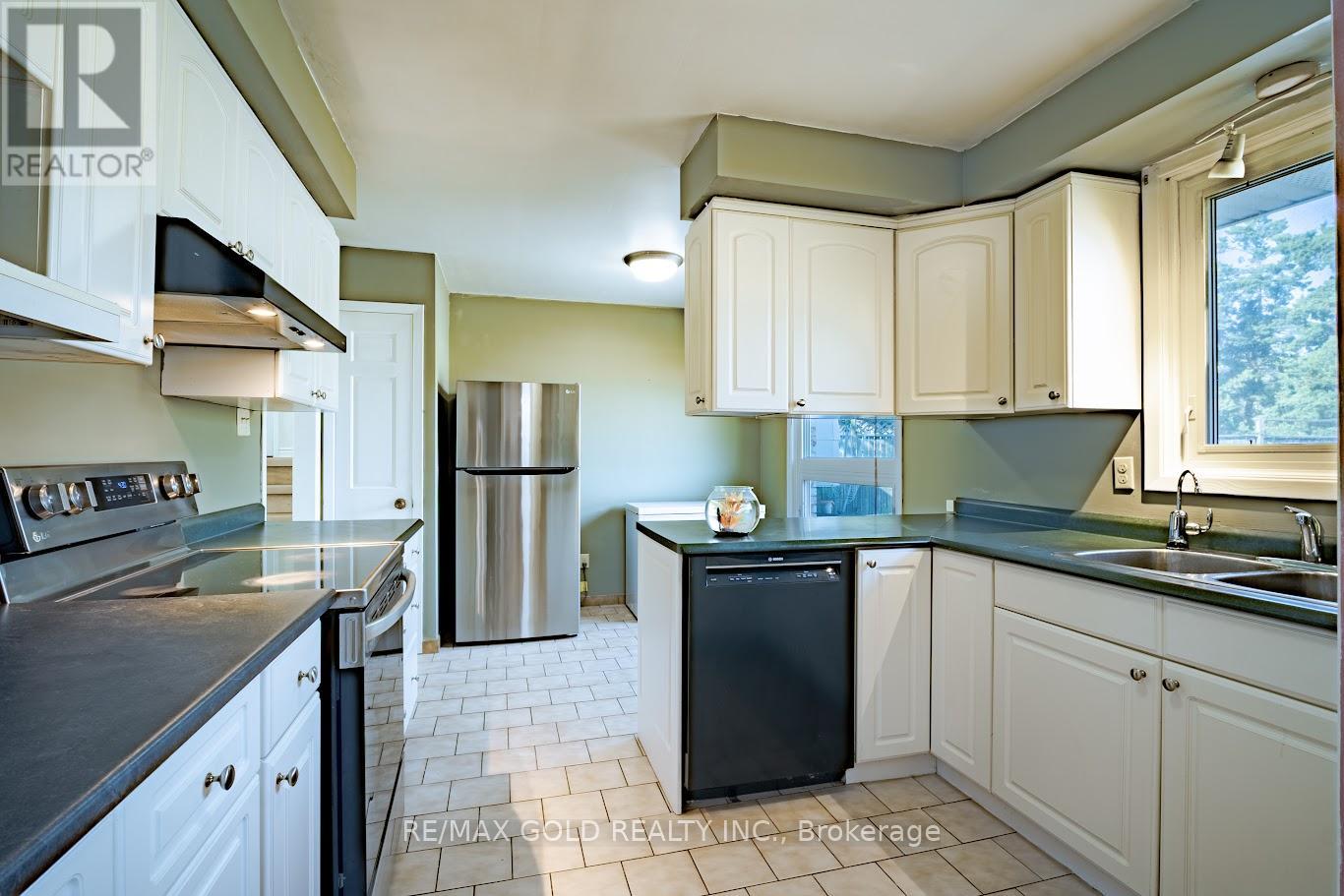 2860 Henley Avenue, Niagara Falls, Ontario  L2J 3M4 - Photo 9 - X13048770