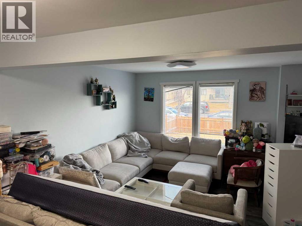 371 Falshire Drive Ne, Calgary, Alberta  T3J 1T8 - Photo 2 - A2302941