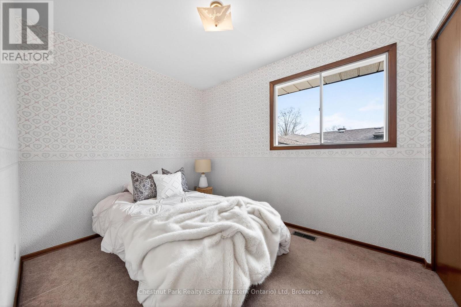 157 Oriole Parkway W, Woolwich, Ontario  N3B 1C6 - Photo 25 - X13049524