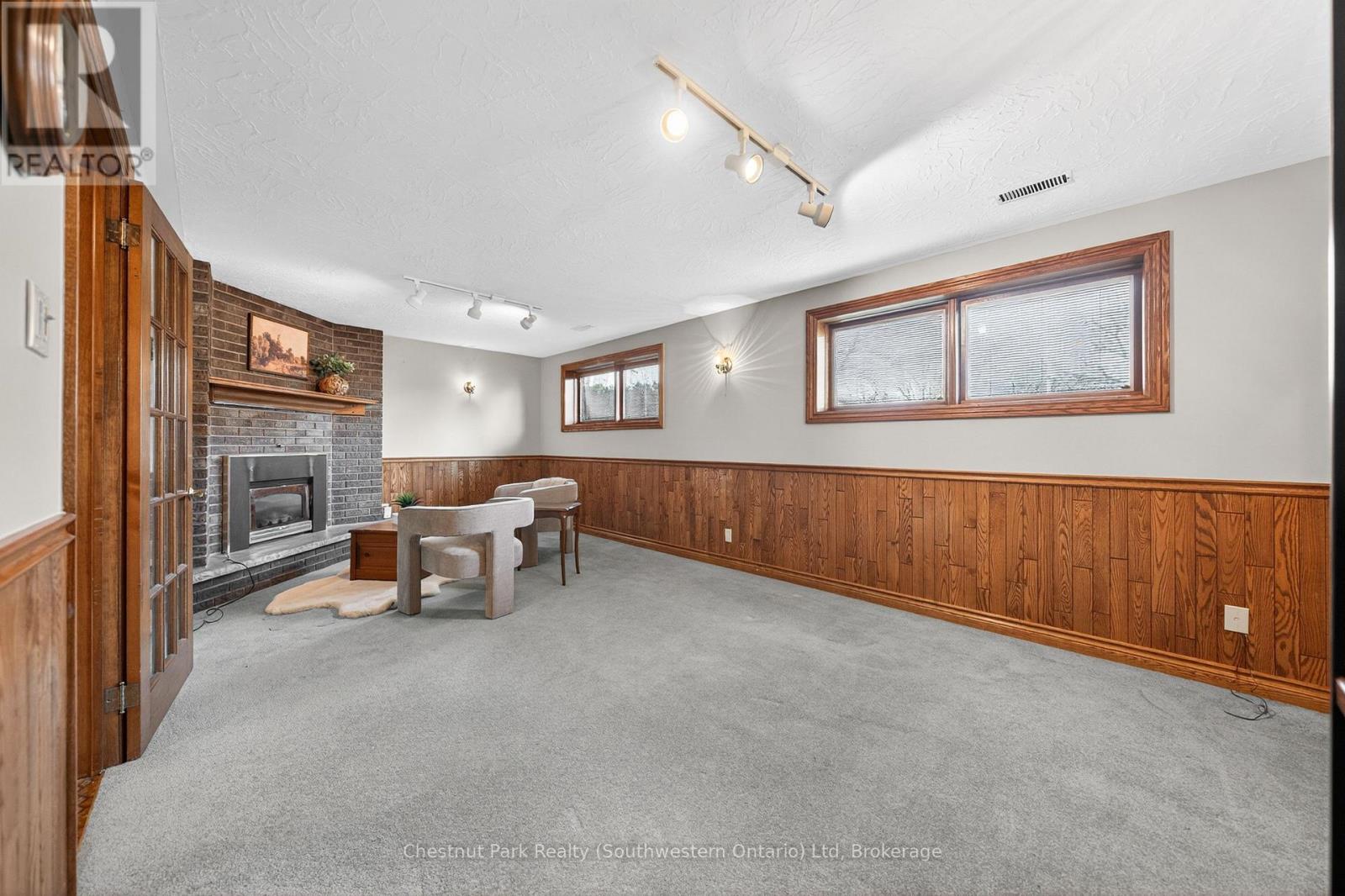 157 Oriole Parkway W, Woolwich, Ontario  N3B 1C6 - Photo 32 - X13049524