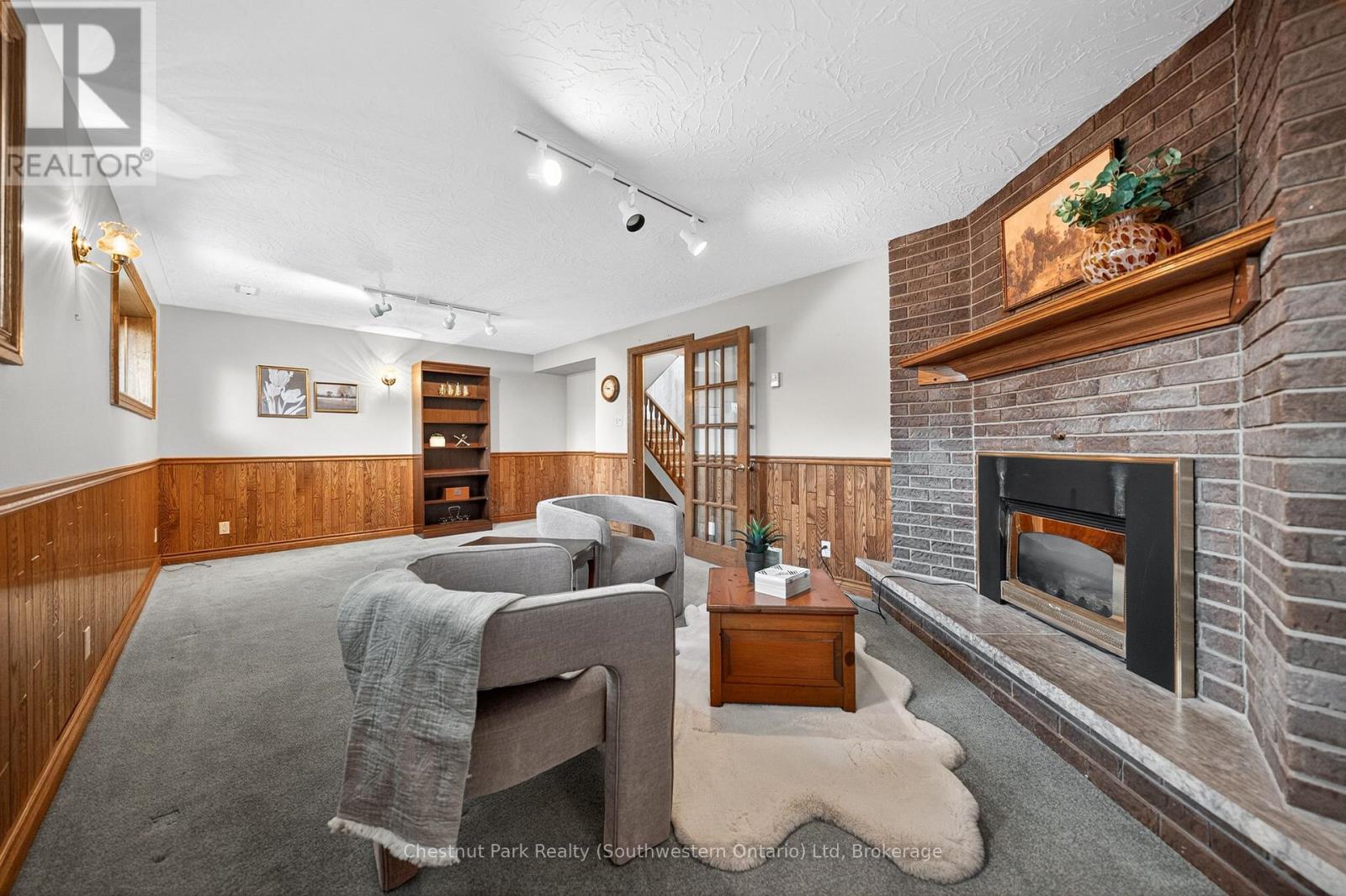 157 Oriole Parkway W, Woolwich, Ontario  N3B 1C6 - Photo 33 - X13049524