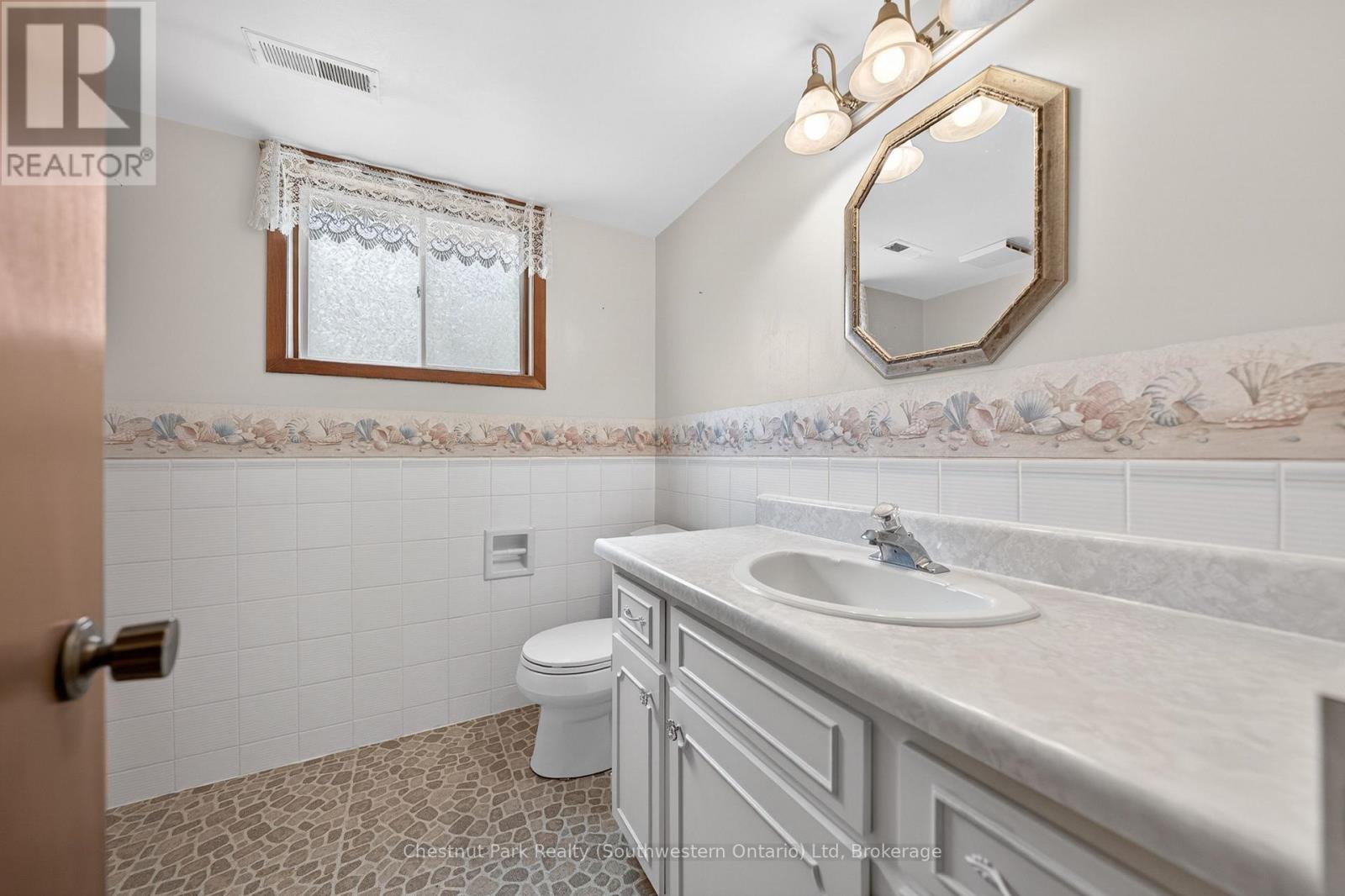 157 Oriole Parkway W, Woolwich, Ontario  N3B 1C6 - Photo 39 - X13049524