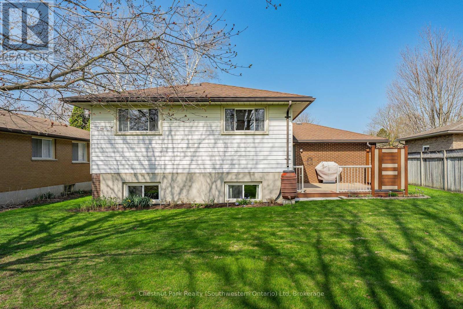 157 Oriole Parkway W, Woolwich, Ontario  N3B 1C6 - Photo 43 - X13049524