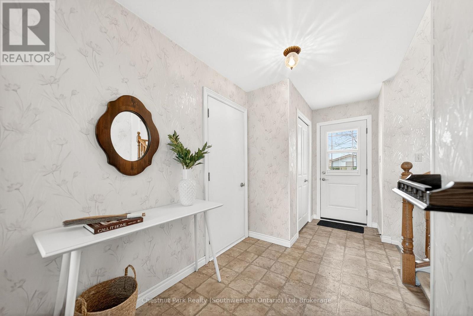 157 Oriole Parkway W, Woolwich, Ontario  N3B 1C6 - Photo 6 - X13049524