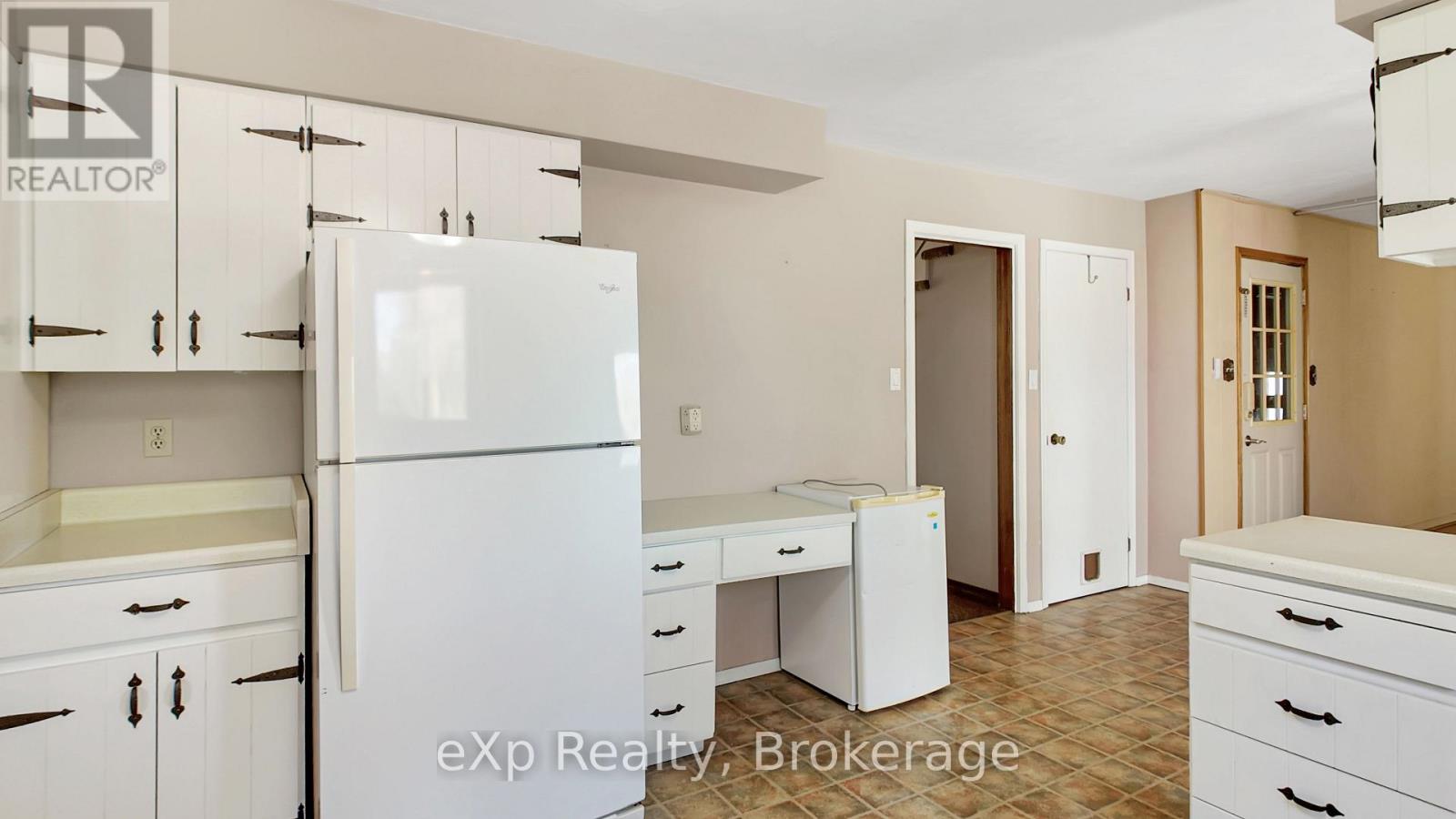 251 4th Avenue, Hanover, Ontario  N4N 2B6 - Photo 14 - X13049536