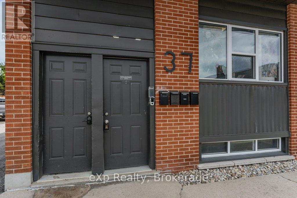 A - 37 Empire Street, Guelph, Ontario  N1E 2Y4 - Photo 2 - X13049568