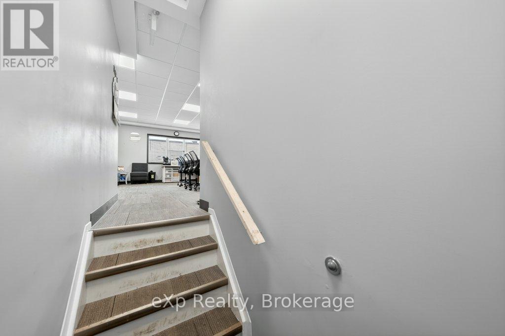 A - 37 Empire Street, Guelph, Ontario  N1E 2Y4 - Photo 3 - X13049568