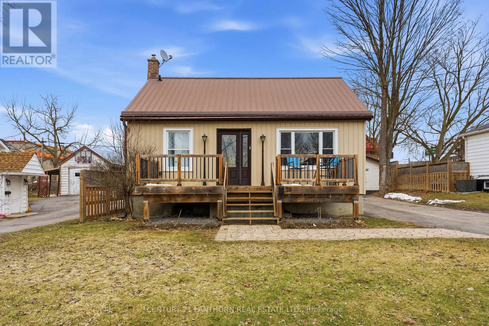 29 Valleyview Crescent, Belleville, Ontario  K8P 3E9 - Photo 1 - X13049542