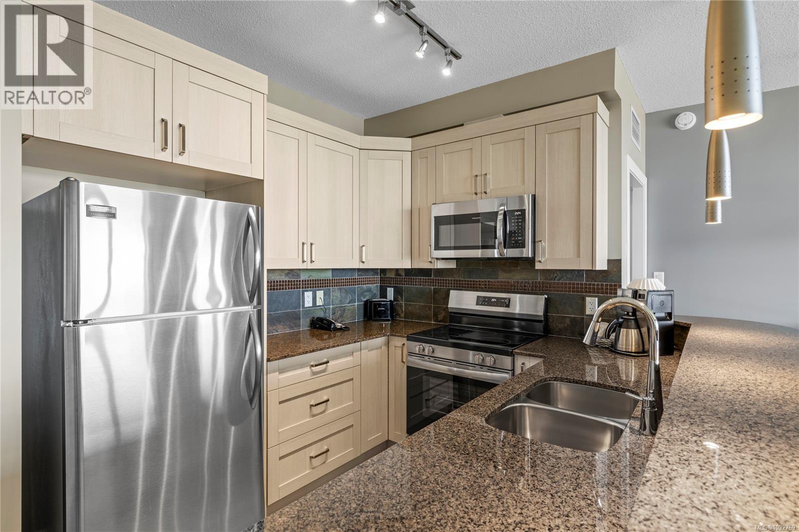 329/330c 181 Beachside Dr, Parksville, British Columbia  V9P 2H5 - Photo 4 - 1032769