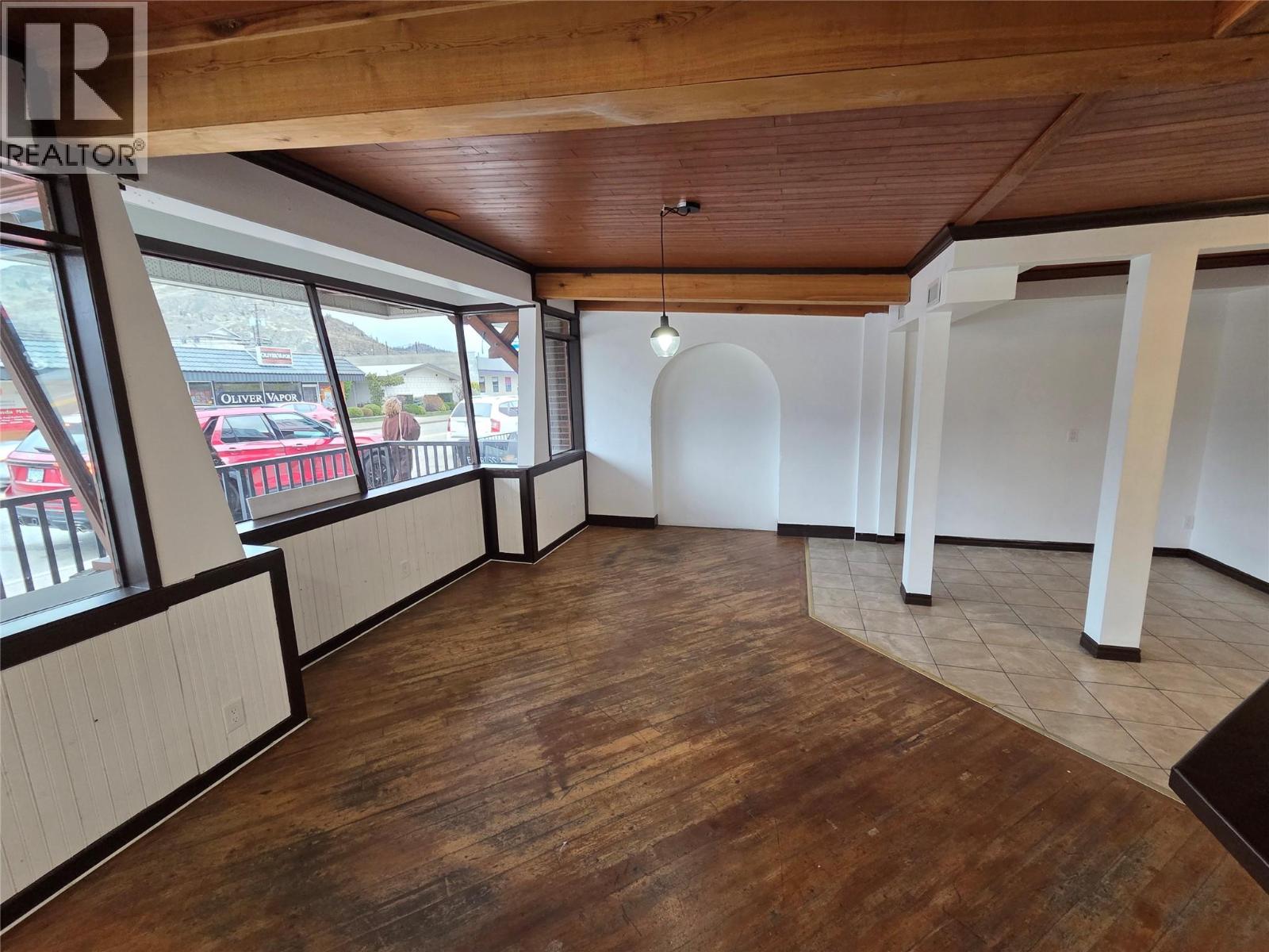 6037 Main Street, Oliver, British Columbia  V0H 1T0 - Photo 5 - 10371851