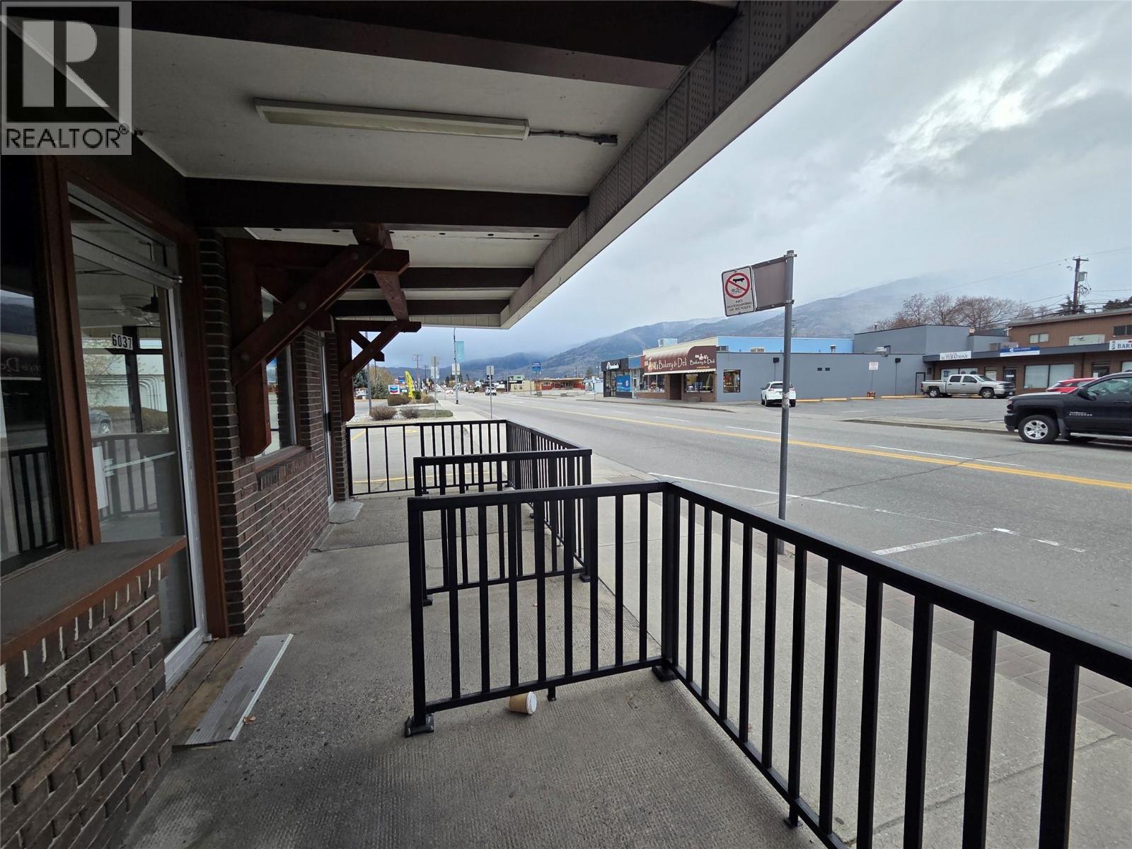 6037 Main Street, Oliver, British Columbia  V0H 1T0 - Photo 18 - 10371851