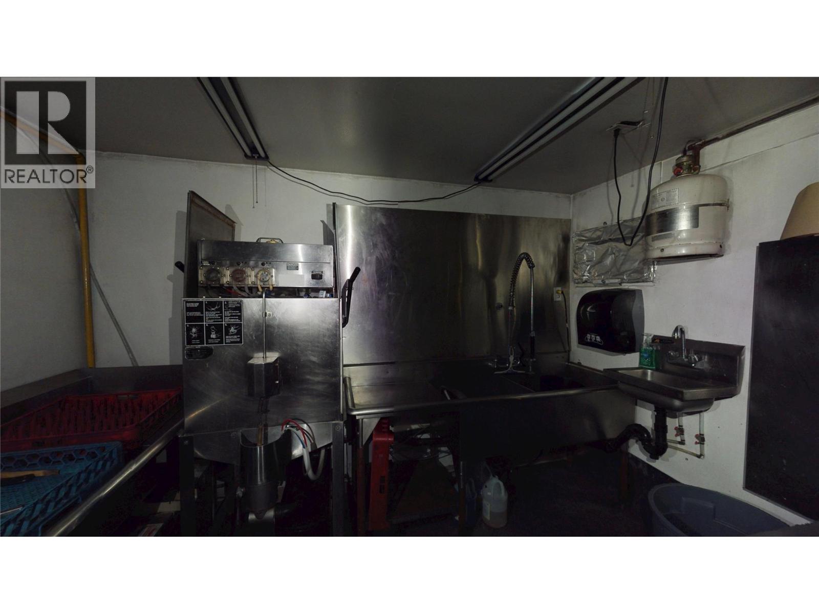 5388 93/95 Highway, Fairmont Hot Springs, British Columbia  V0A 1K4 - Photo 30 - 10384032