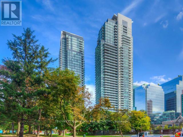 <div class="slider-price">$1,138,000</div><p>Lph101 - 5168 Yonge Street, Toronto, Ontario</p>