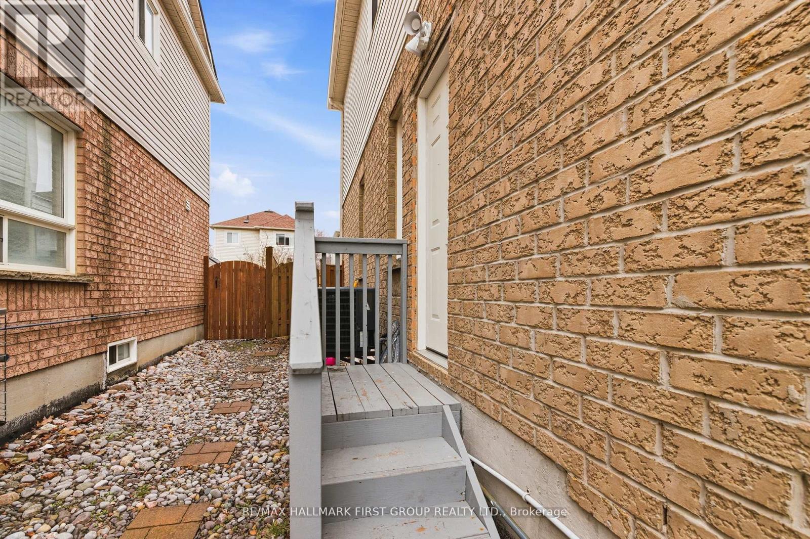 32 Samandria Avenue, Whitby, Ontario  L1R 2Z7 - Photo 22 - E13049484