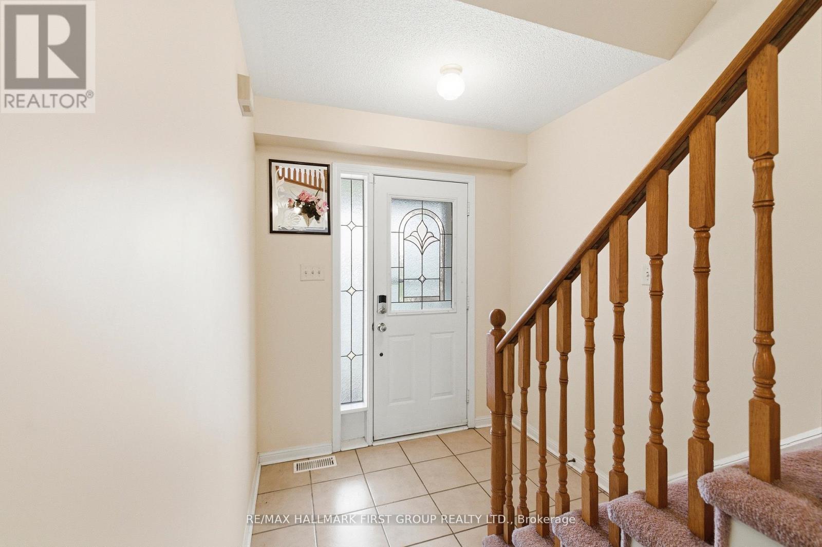 32 Samandria Avenue, Whitby, Ontario  L1R 2Z7 - Photo 5 - E13049484