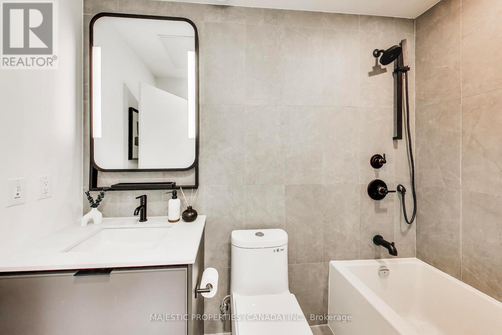 1304 - 1050 Eastern Avenue, Toronto, Ontario  M4L 0B7 - Photo 19 - E13049574