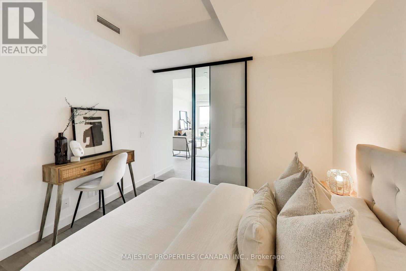 1304 - 1050 Eastern Avenue, Toronto, Ontario  M4L 0B7 - Photo 22 - E13049574