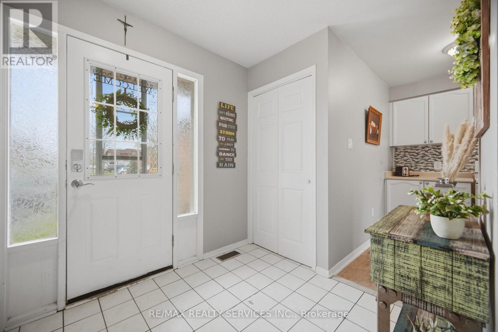 59 Fry Crescent, Clarington, Ontario  L1C 4Y3 - Photo 2 - E13049586