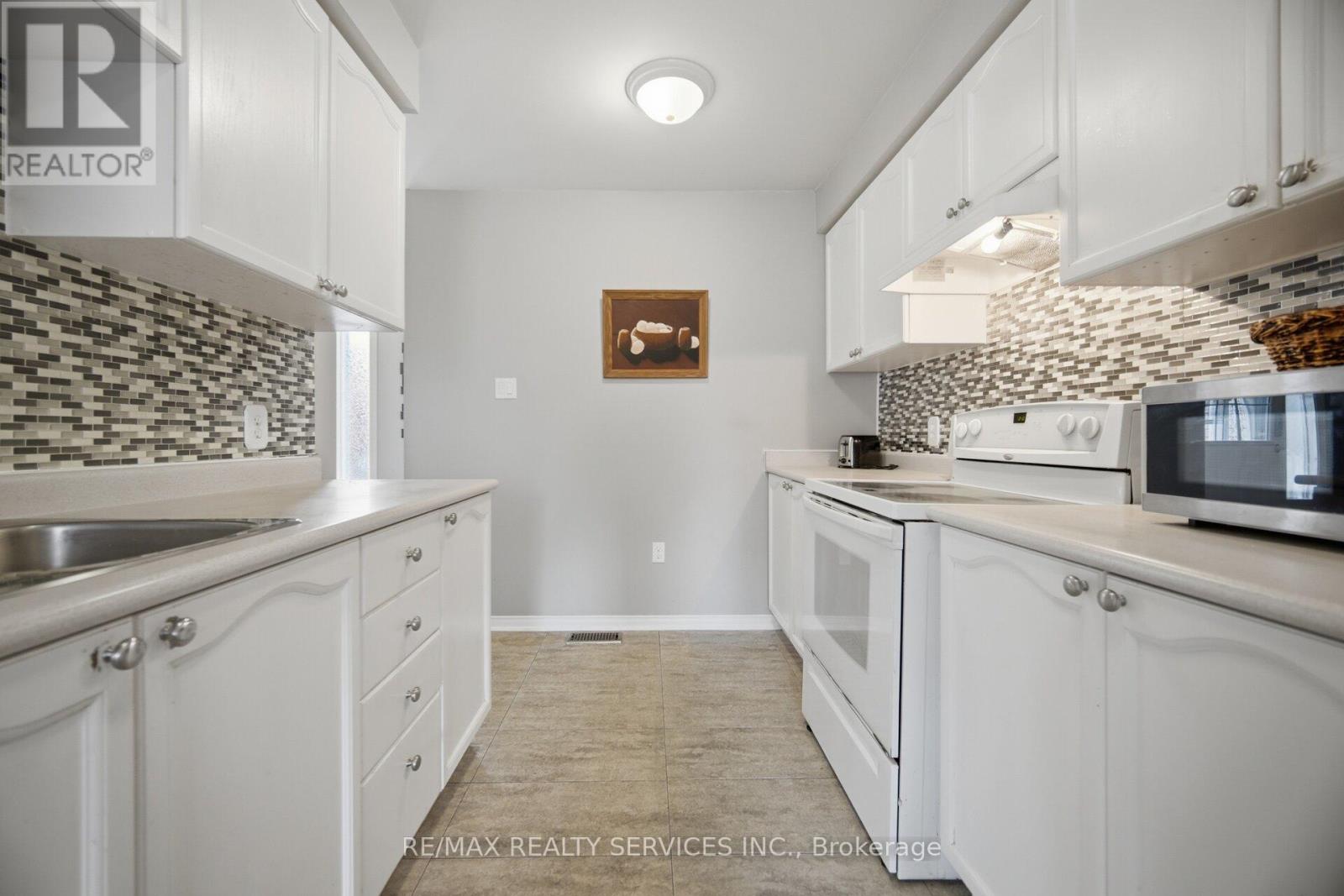 59 Fry Crescent, Clarington, Ontario  L1C 4Y3 - Photo 4 - E13049586