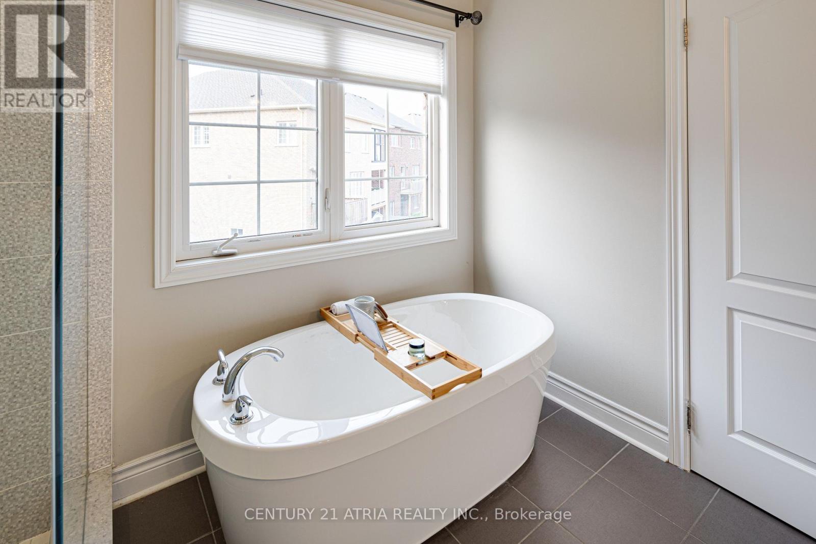 19 Match Point Court, Aurora, Ontario  L4G 3J1 - Photo 22 - N13049496