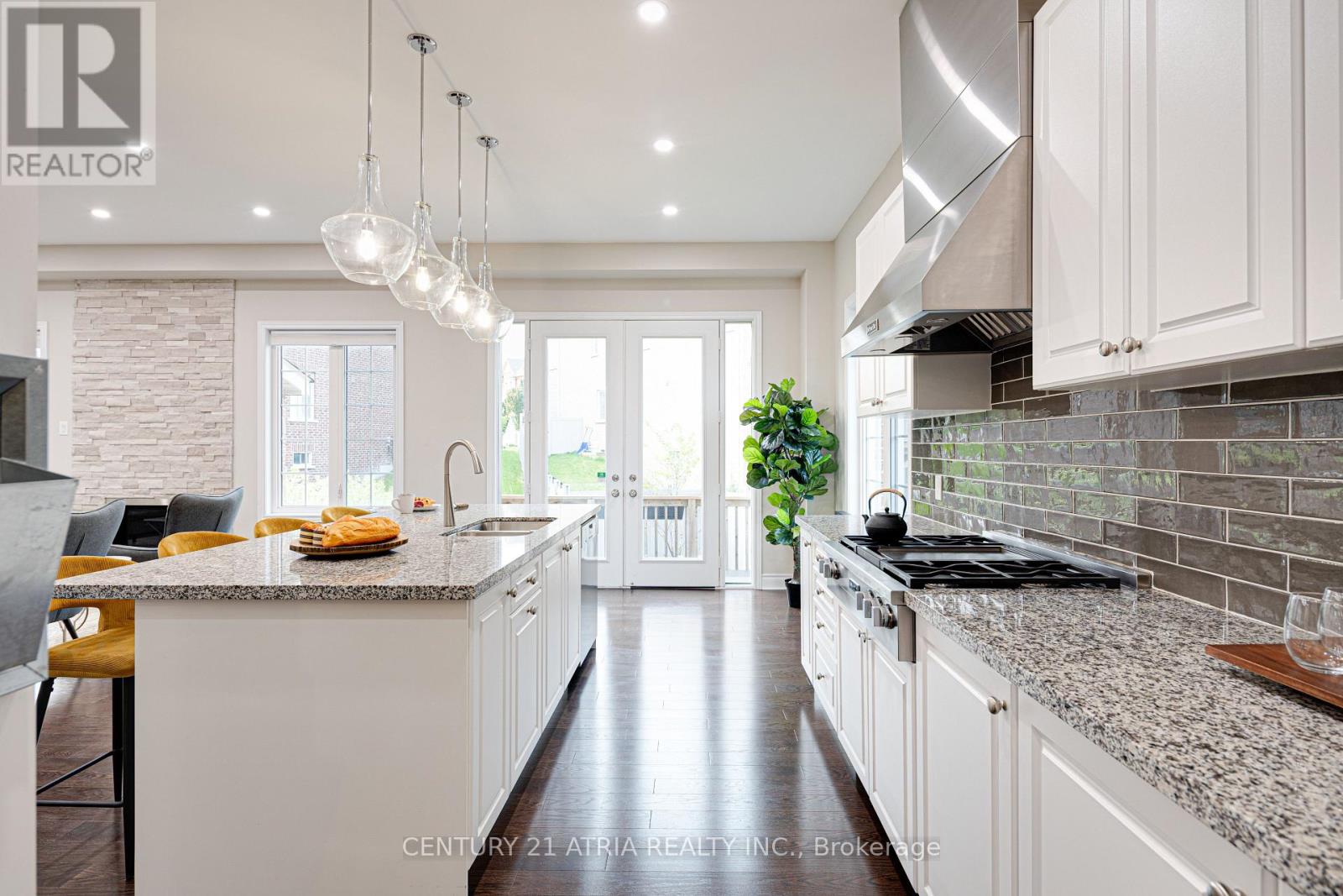 19 Match Point Court, Aurora, Ontario  L4G 3J1 - Photo 7 - N13049496