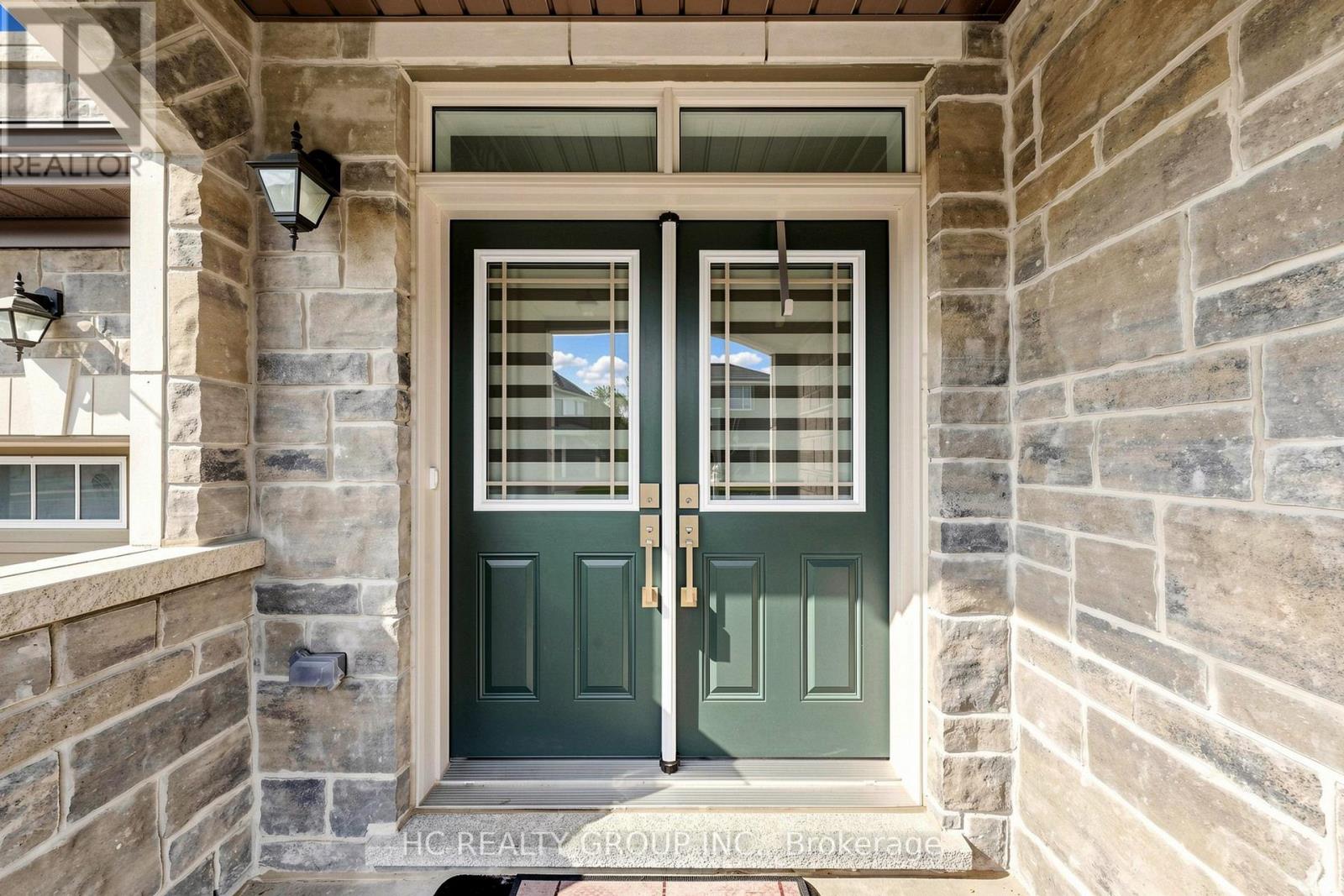 79 Silk Twist Drive, East Gwillimbury, Ontario  L9N 0W4 - Photo 2 - N13049558