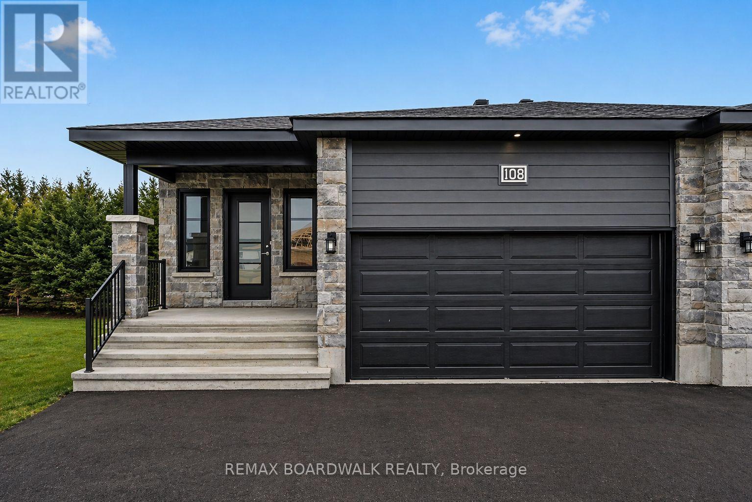 108 DOVE HOUSE GARDENS, Russell, Ontario