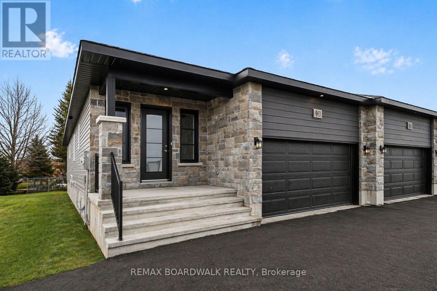 108 Dove House Gardens, Russell, Ontario  K4R 1E5 - Photo 2 - X12923898