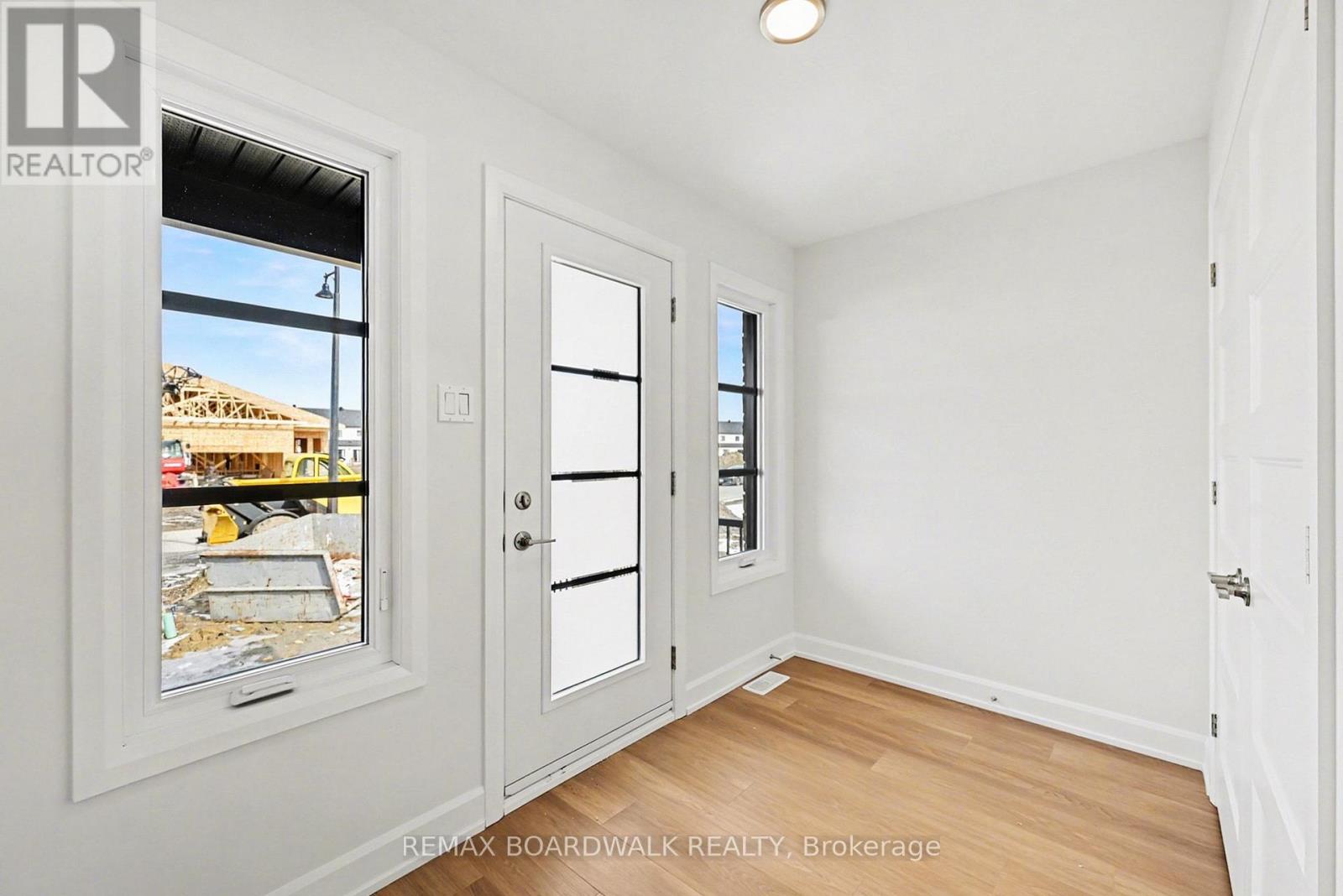 108 Dove House Gardens, Russell, Ontario  K4R 1E5 - Photo 3 - X12923898