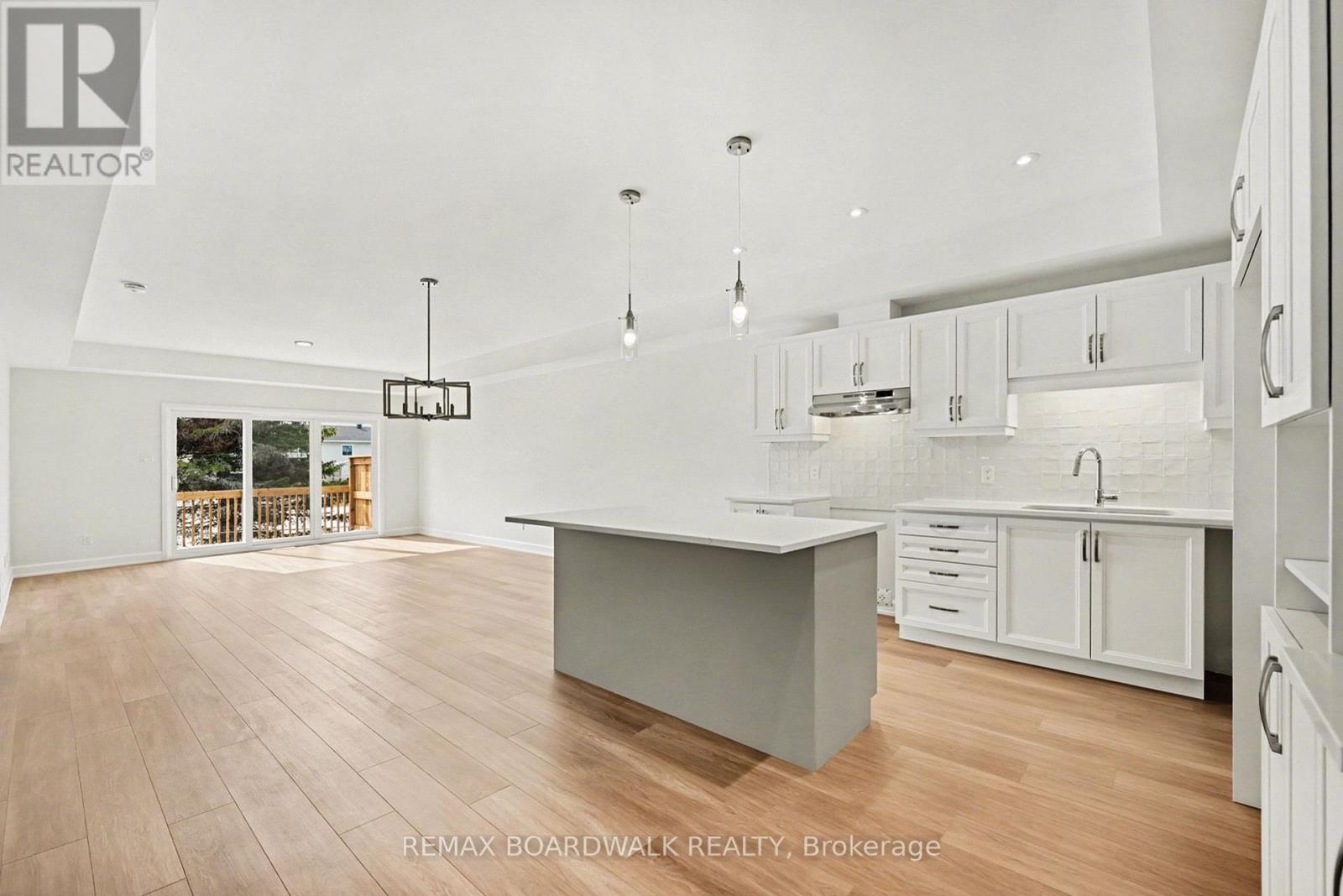 108 Dove House Gardens, Russell, Ontario  K4R 1E5 - Photo 7 - X12923898