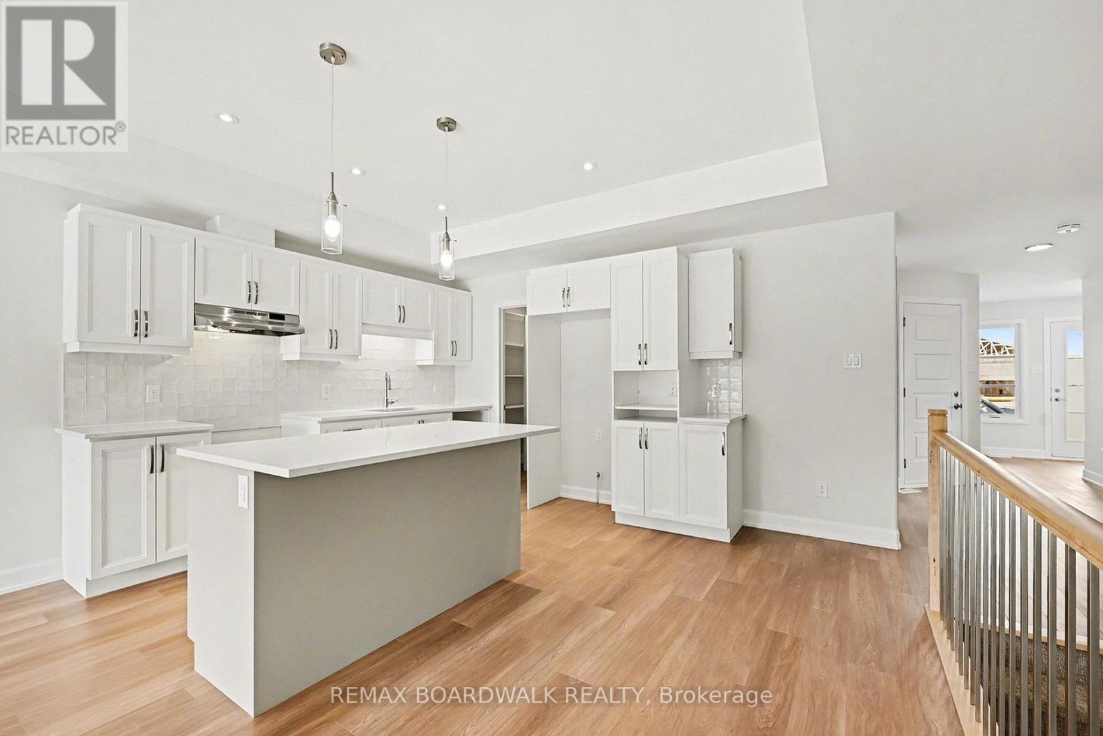 108 Dove House Gardens, Russell, Ontario  K4R 1E5 - Photo 8 - X12923898