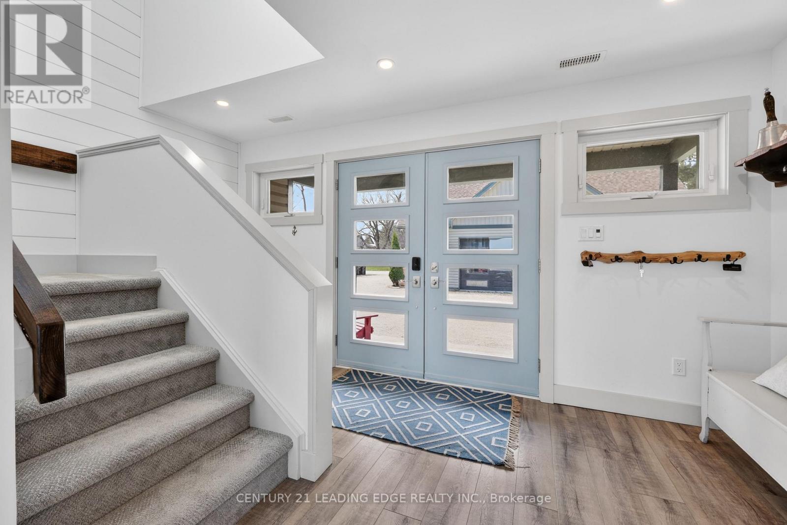 29 St. Clair Street, Collingwood, Ontario  L9Y 5N5 - Photo 3 - S13049466